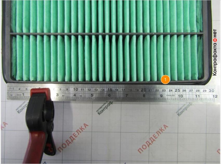 1. Пластиковый корпус изогнутой формы.