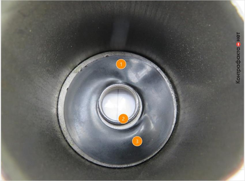 1. Обратный клапан плоской формы. | 2. Внутренний диаметр клапана не соответствует выходному отверстию. | 3. Не нанесена маркировка.
