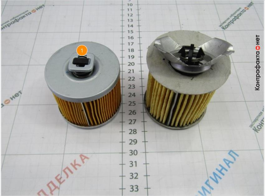1. Обводной клапан установлен в корпусе фильтра, в оригинале на прижимной пластина.