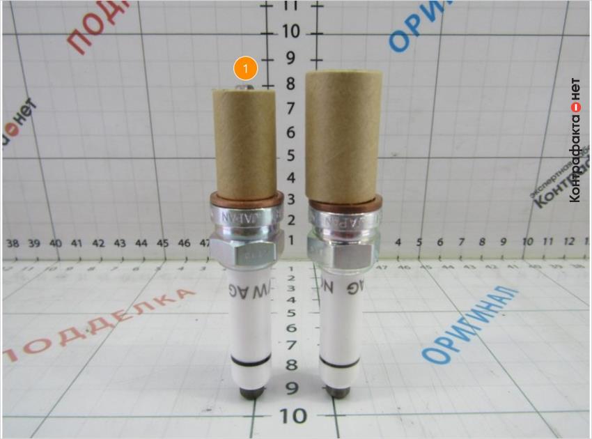 1. Защитная втулка не полностью закрывает боковой электрод.