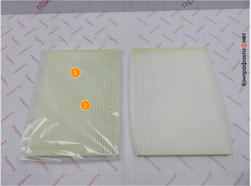 1. Фильтр упакован в дополнительный полиэтиленовый пакет, оригинал нет. | 2. Имеет отличие оттенок цвета фильтрующего элемента.